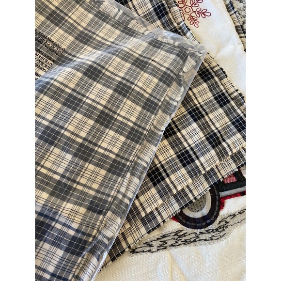 New Pottery Barn ‘All The Way Home’ Tree Reversible Pillow Cover 20” Christmas - Picture 4 of 6